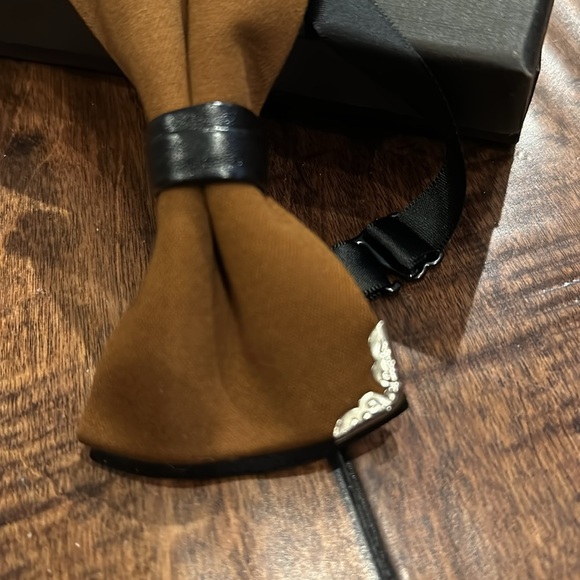 Brand new brown and black bow tie with silver detail - Picture 2 of 4